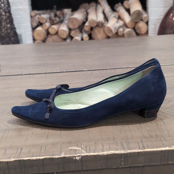 Vintage Prada Navy Blue Suede Pointed Kitten Heels Sz 37 - Picture 2 of 9